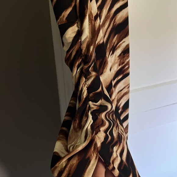 Leith Wrap Animal Print dress - Size M - Picture 9 of 10